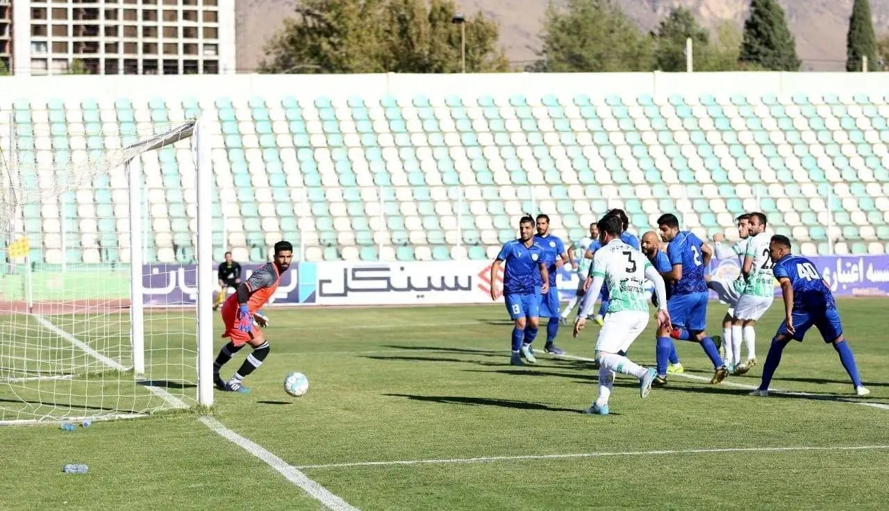 باز هم درگیری در فوتبال ایران؛ این بار دست و دماغ شکسته شد! + عکس