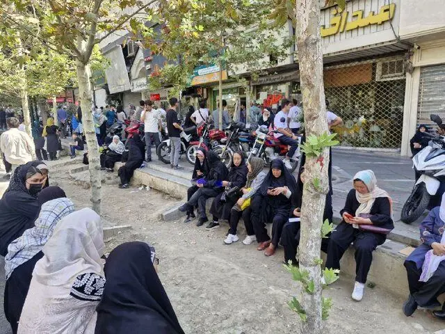 ماجرای ازدحام اتباع افغان در مقابل پلیس مهاجرت