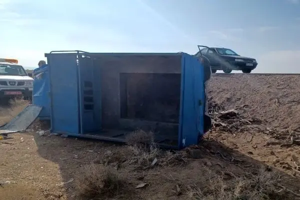 واژگونی نیسان در ایذه  ۸  مصدوم برجا گذاشت