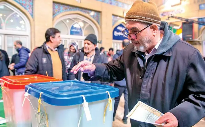 تصاویری از حضور شرکت‌کنندگان در انتخابات دور دوم مجلس + عکس