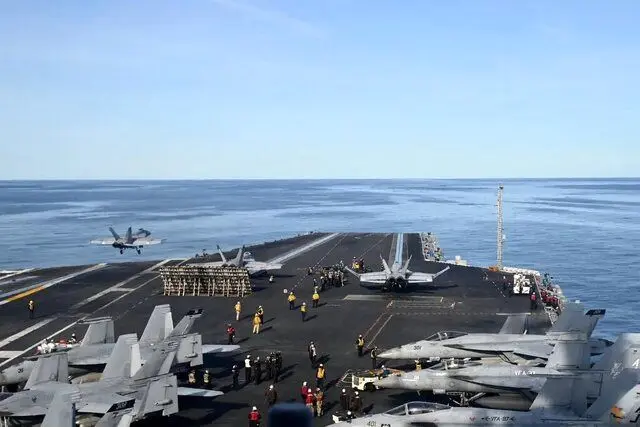 روایت نیویورک تایمز از وضعیت وخیم ملوانان ناو فورد