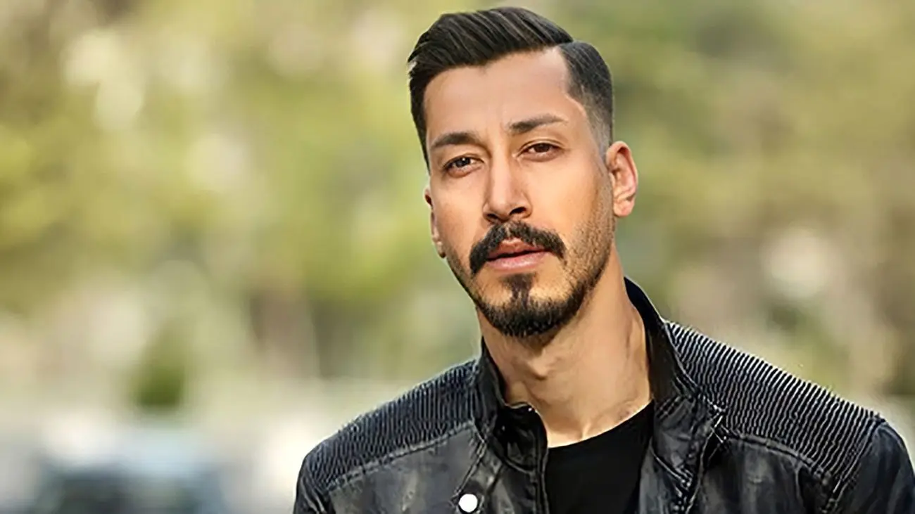 سیمرغ بلورین بهترین بازیگر نقش مرد به بهرام افشاری رسید