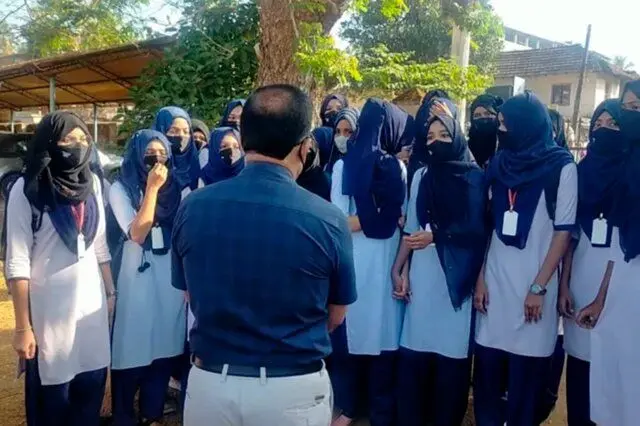 دادگاه جنوب هند ممنوعیت حجاب در مدارس دخترانه را تایید کرد