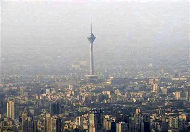 کاهش کیفیت هوا در مناطق پرتردد تهران / کاهش دید و یخبندان در ارتفاعات استان تهران به علت بارش برف
