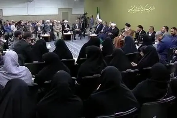 ببیند| سروده شاعر هندی برای خورشید جماران