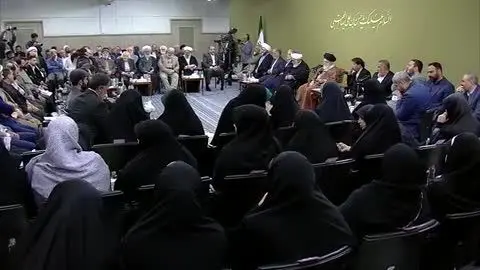 ببیند| سروده شاعر هندی برای خورشید جماران