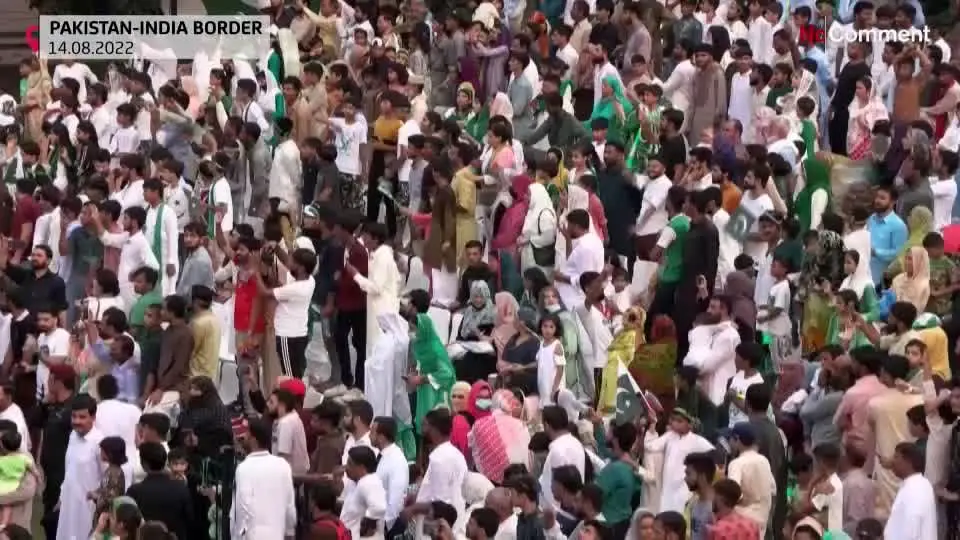 رژه وحشیانه و جذاب مرزبانان هند و پاکستانی+ ویدئو