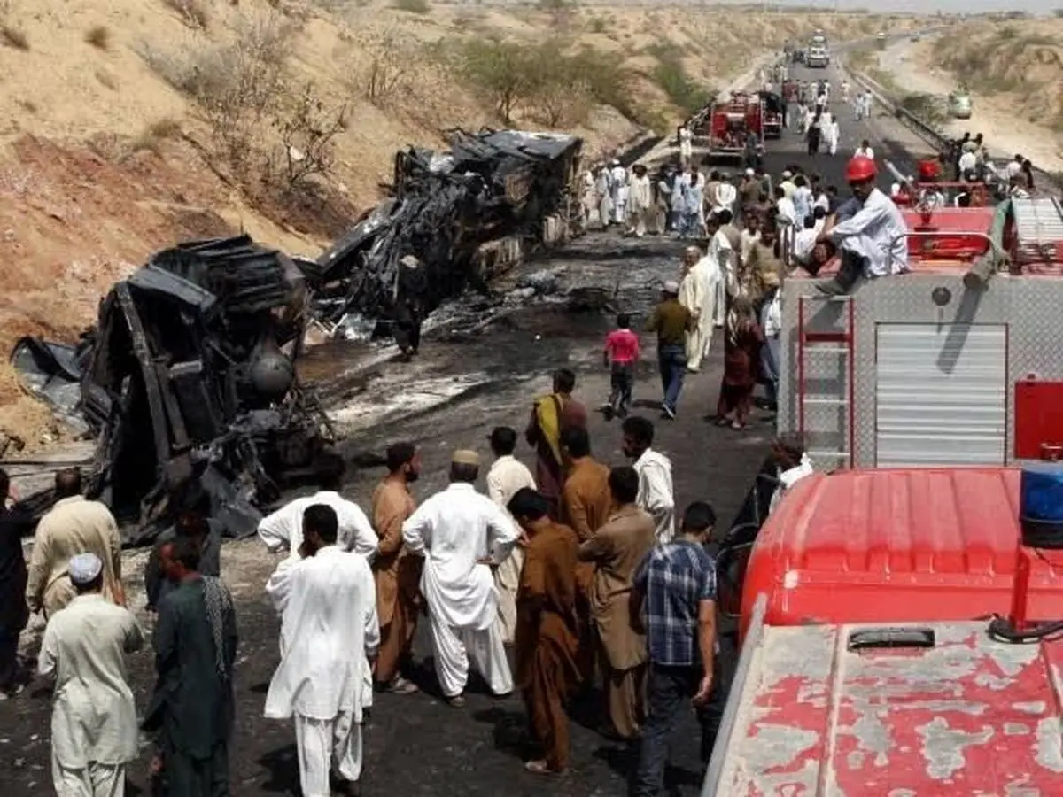 تصادف مرگبار در پاکستان؛ 39 نفر کشته شدند