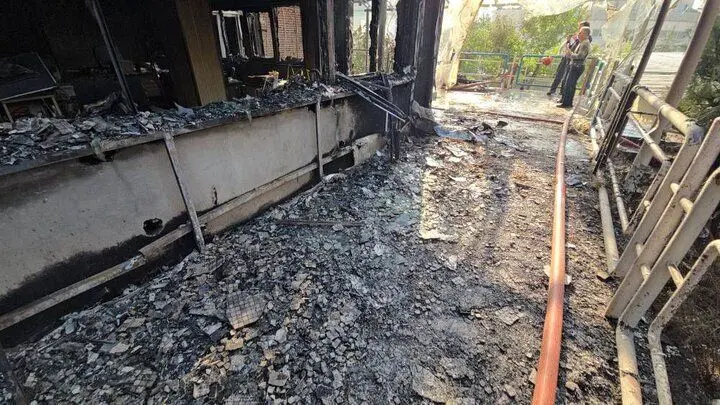 آتش،ساختمان،حريق،بيمارستان،اداري،داخل،محل،سرايت،نيايش،ملكي