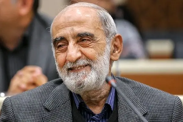 درخواست حسین شریعتمداری از پزشکیان: دولت آرایش جنگی بگیرد!