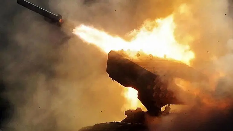 لحظه وحشتناک نابود شدن منطقه وسیعی از اوکراین با موشک‌های ترموباریک روسی + ویدئو
