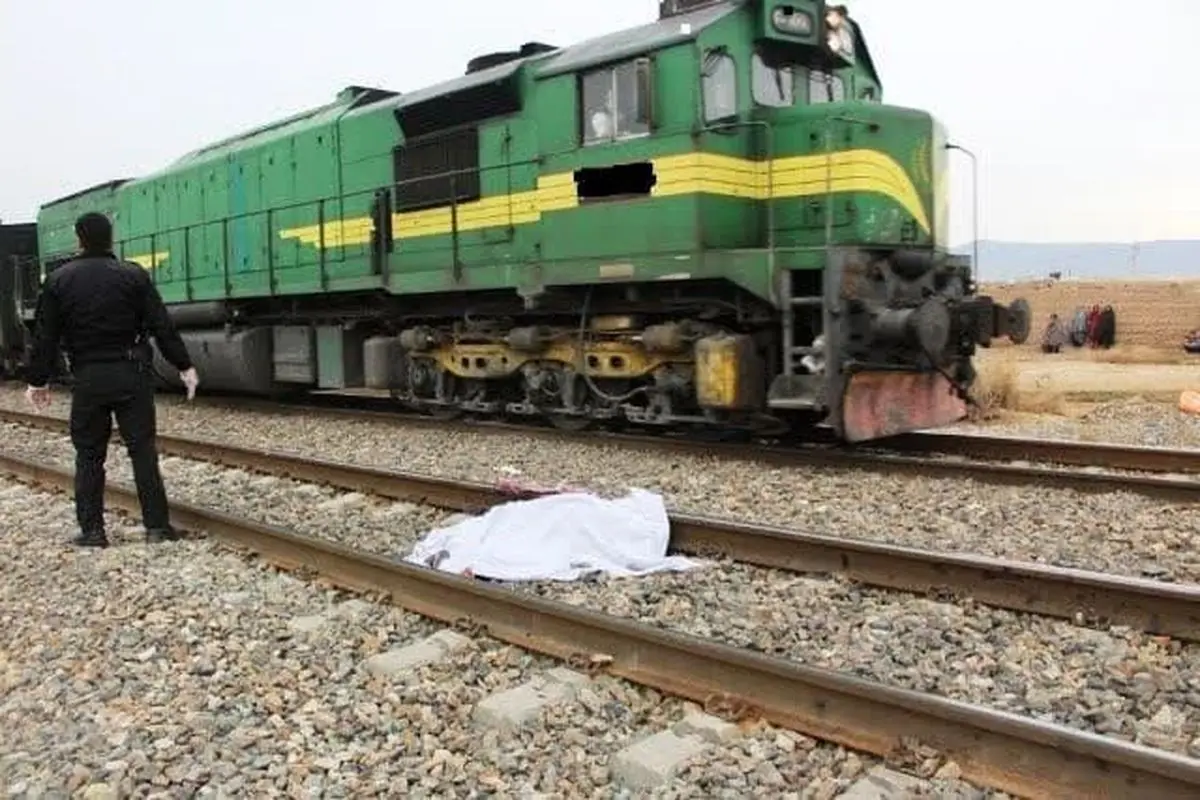 برخورد قطار با عابران کنار ریل در کاشان