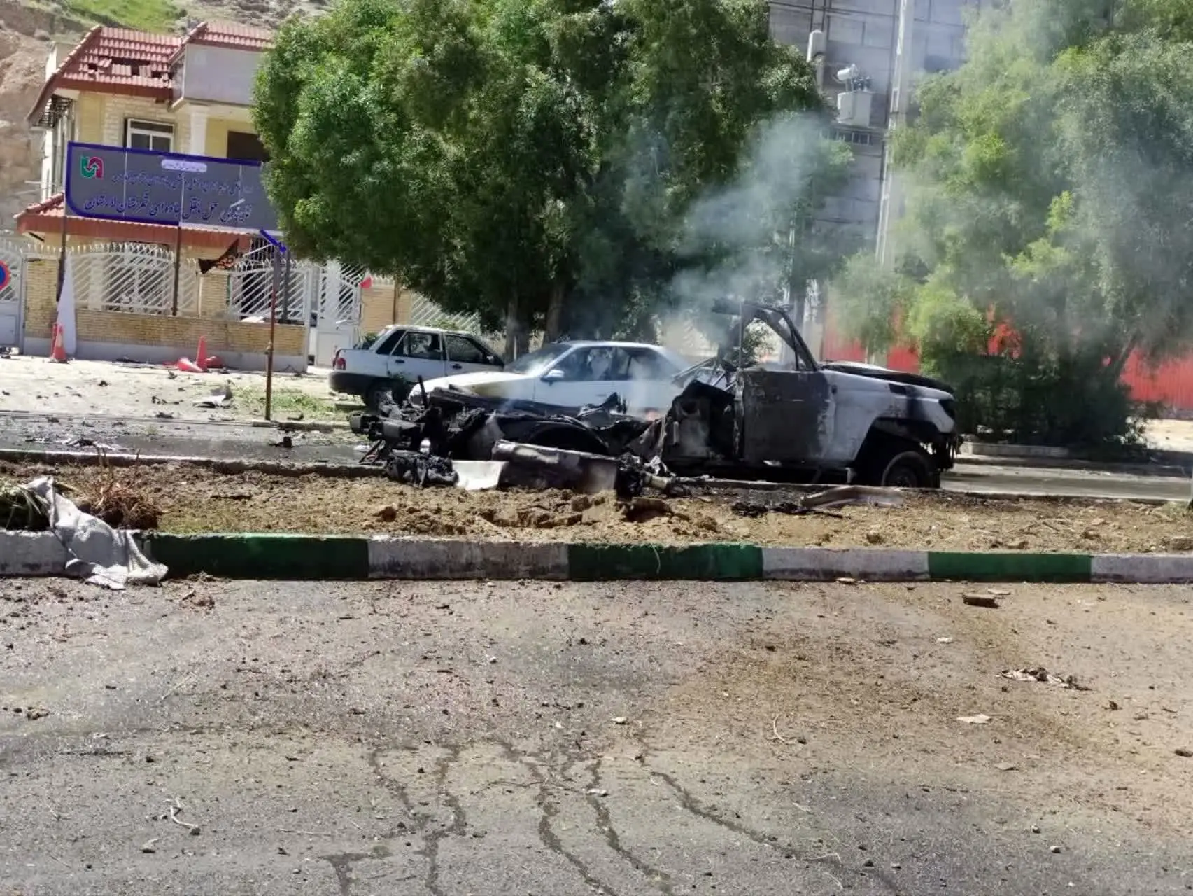 حمله جنگنده‌های آمریکایی–اسرائیلی به آمبولانس هلال احمر در لار