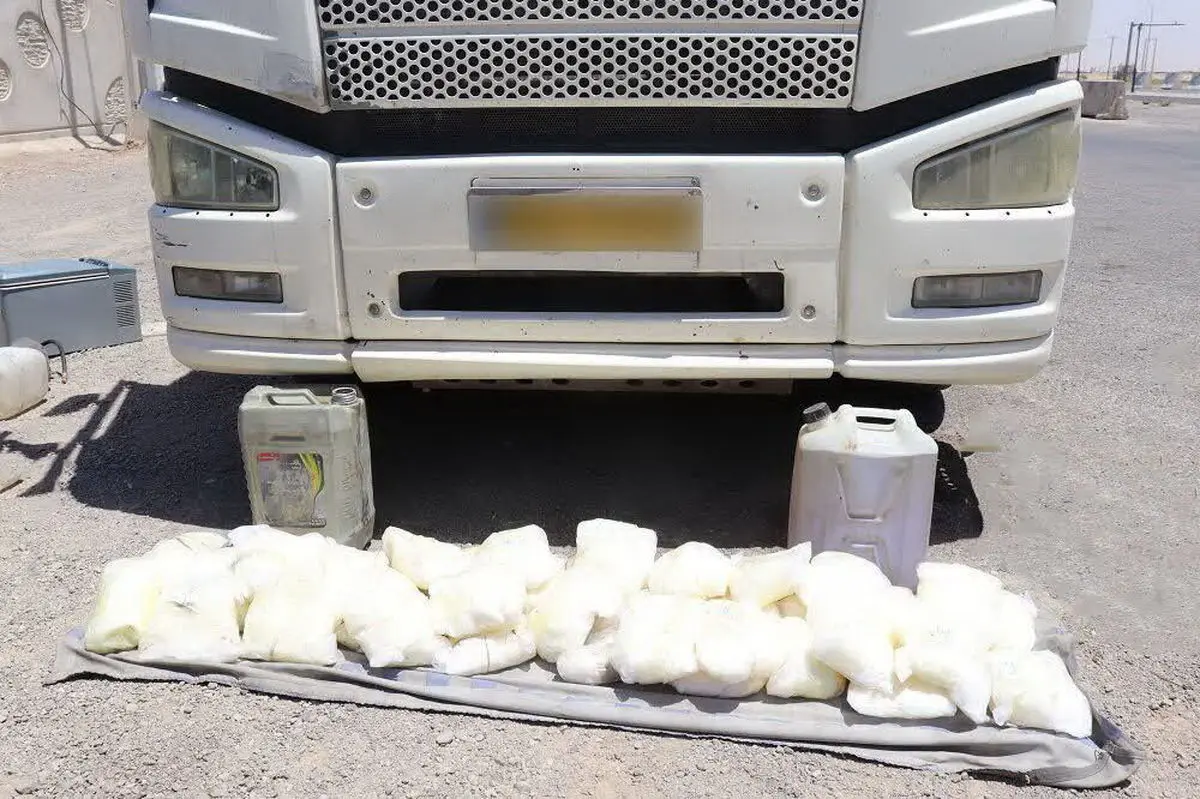 ۱۱۱ کیلوگرم شیشه در تایباد کشف شد