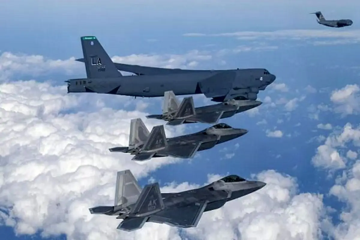 بمب‌افکن‌های بی-۵۲ آمریکا در رزمایش با کره‌جنوبی به پرواز درآمدند