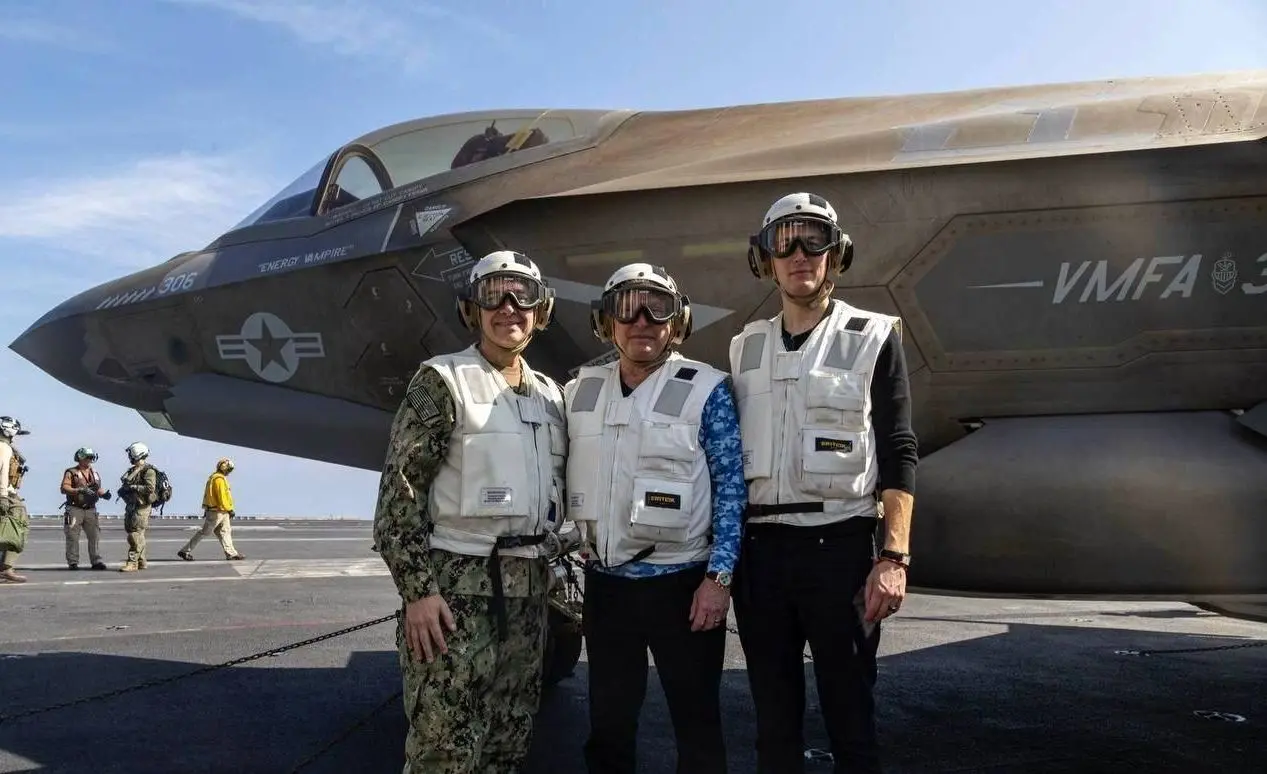 ناو،بازديد،آمريكا،مذاكرات،كوشنر،هواپيمابر،عمان