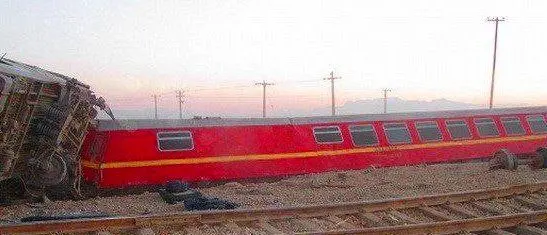 اولین تصاویر وحشتناک از خروج قطار مشهد یزد