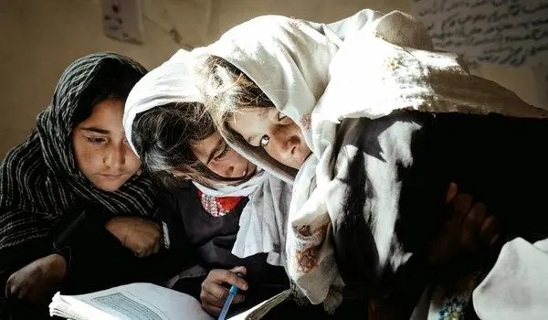 طالبان خبرها درباره زمان تصمیم‌گیری برای بازگشایی مدارس دخترانه را رد کرد