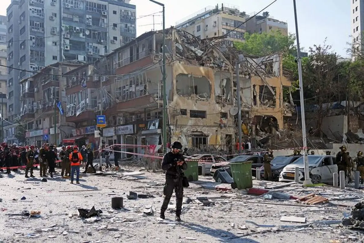 میدلایستآی: جبهه داخلی اسرائیل نمیتوانست بیش از دو هفته حملات موشکی را تحمل کند/ ایران تصویر اسرائیلِ شکستناپذیر را شکست