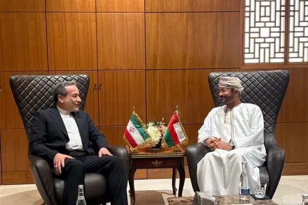 در دیدار وزیران خارجه ایران و عمان صورت گرفت؛ تبیین آخرین تحولات درباره موضوع هسته‌ای ایران