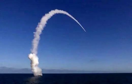 برخورد صاعقه به موشک روسی دقایقی پس از پرتاب+ ویدئو