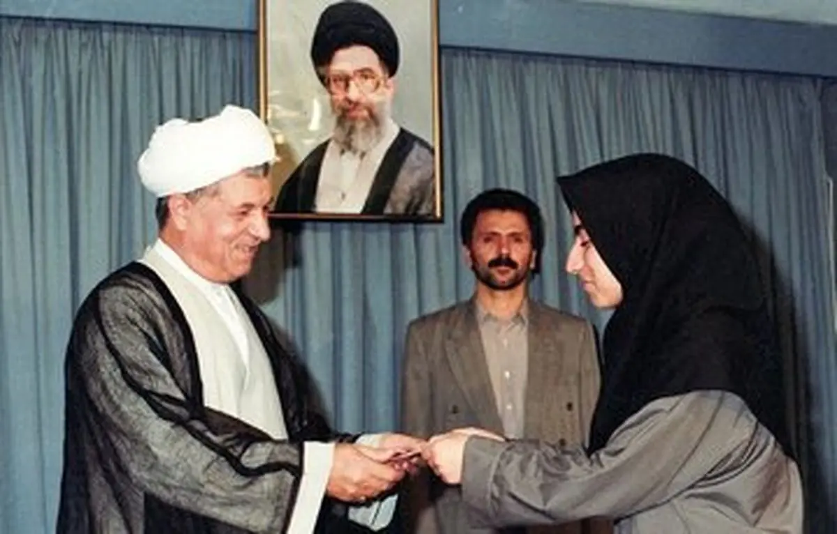مریم میرزاخانی ۱۸ ساله در روزنامه ۳۰ سال پیش + عکس
