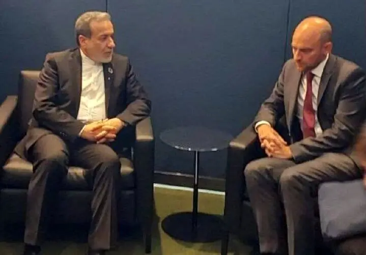 عراقچی خطاب به همتای فرانسوی: طرف‌هایی که با قانون‌شکنی آشکار ابتدا از برجام خارج شده و مرتکب تجاوز نظامی علیه ایران و تاسیسات تحت پادمان ایران شدند باید رویکرد‌های زیاده‌خواهانه و قلدرمآبانه را متوقف کنند