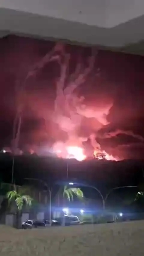 ببینید| فیلمی از یک انفجار در فرودگاه هیگروت در ایالت میراندا در شمال ونزوئلا