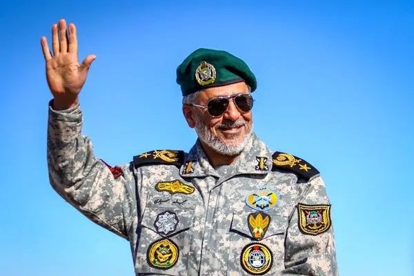 دریادار سیاری: باید خودمان را برای آینده آماده کنیم؛ بیش از ۸۰ درصد تجهیزات مورد نیازمان را خودمان تأمین می‌کنیم