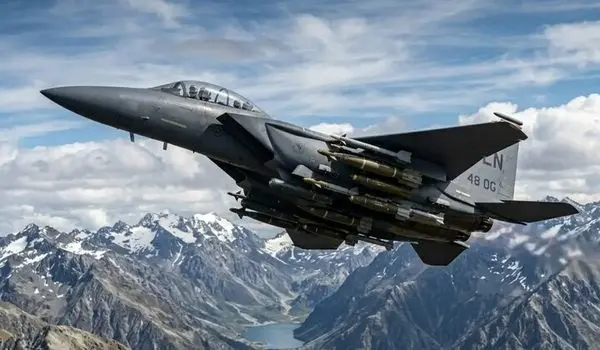 گفت‌وگوی اعتماد با خبرنگاران محلی درباره خلبانان جنگنده سقوط کرده در کهگیلویه و بویر احمد / عشایر و روستاییان با سلاح‌ به مناطق کوهستانی و دشت‌های استان سرازیر شده‌اند