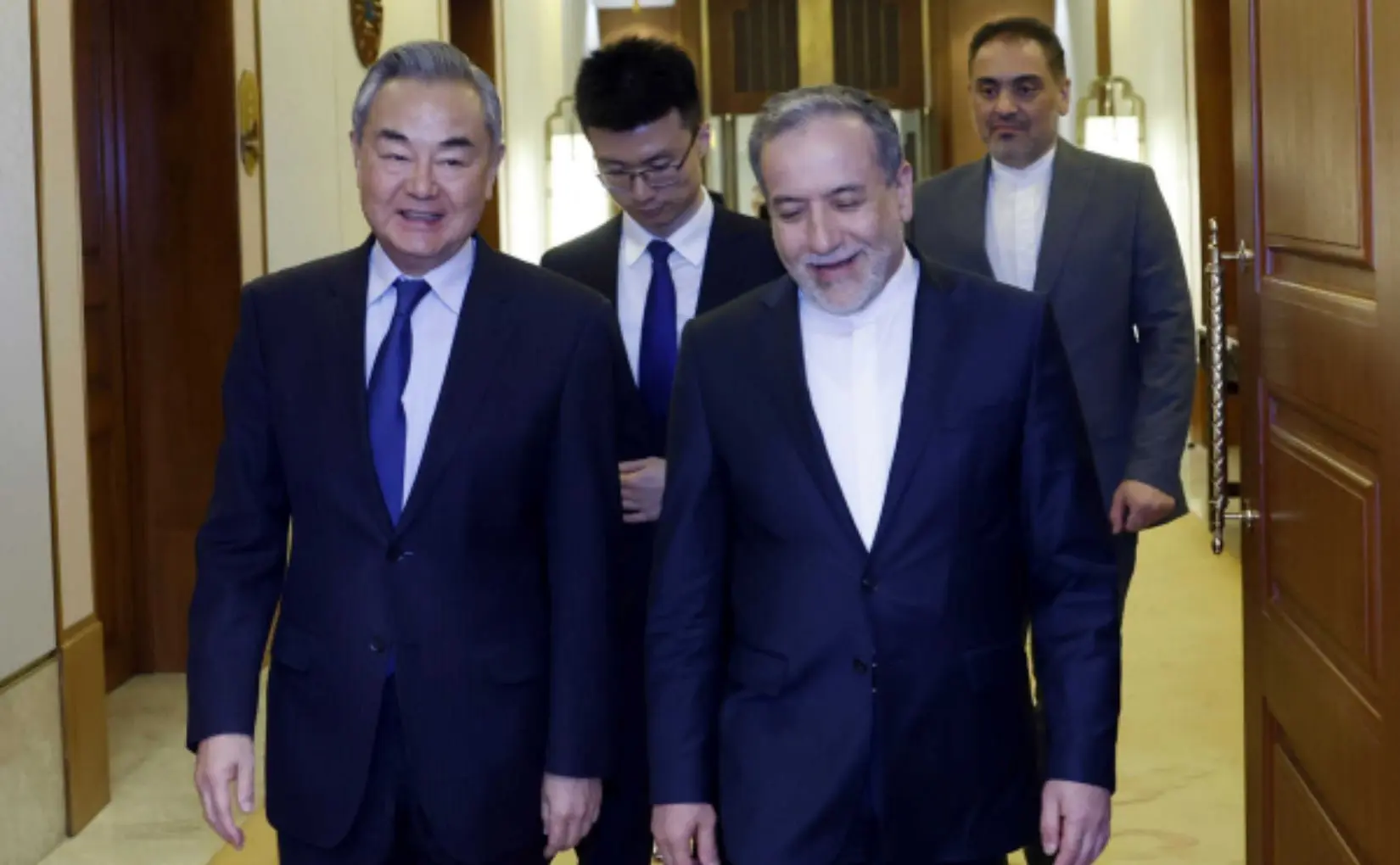 گفت‌وگوی تلفنی عراقچی و وزیر خارجه چین درباره تحولات جاری در ایران و منطقه