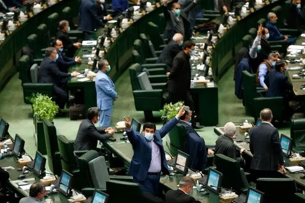 ویدئو | فریادهای نمایندگان مخالف علی‌آبادی در صحن علنی مجلس!