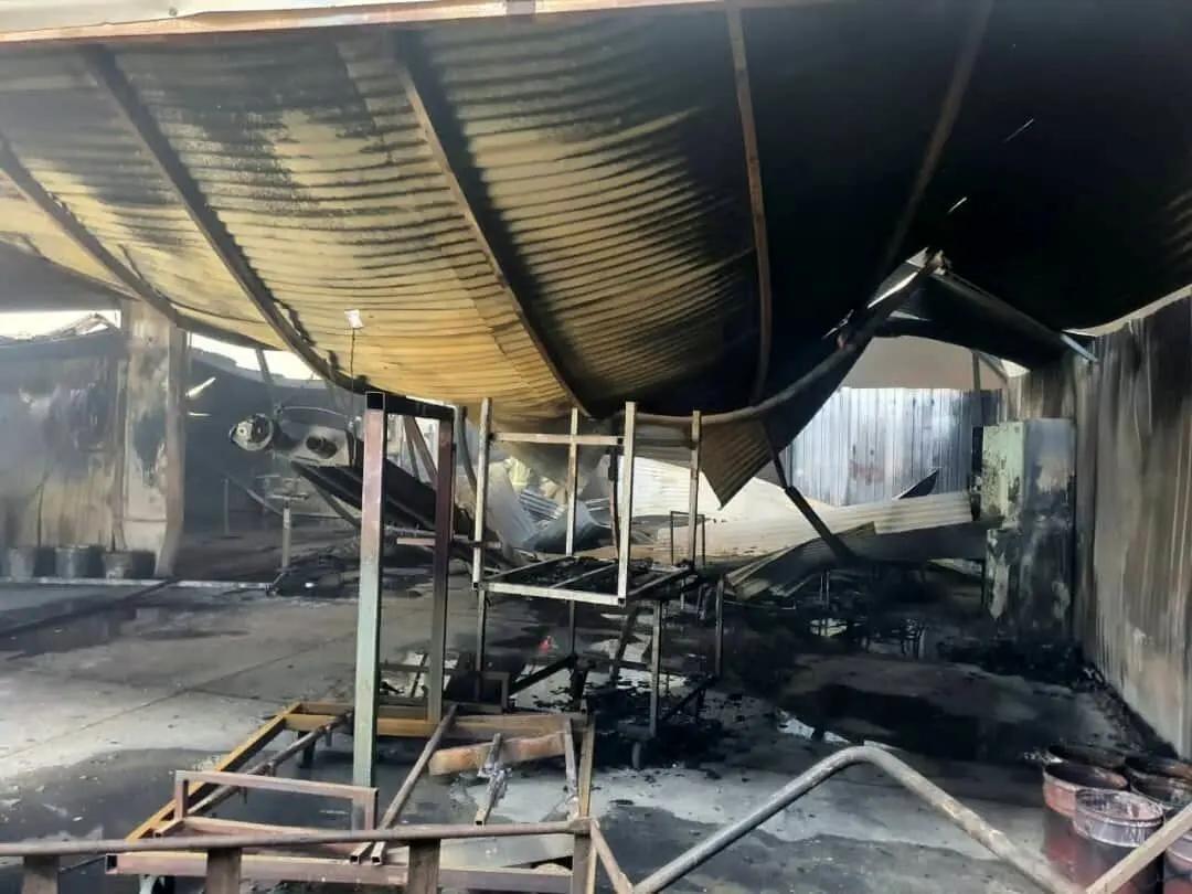۶ باب سوله شهرک صنعتی شمس آباد در جنوب تهران طعمه آتش شد