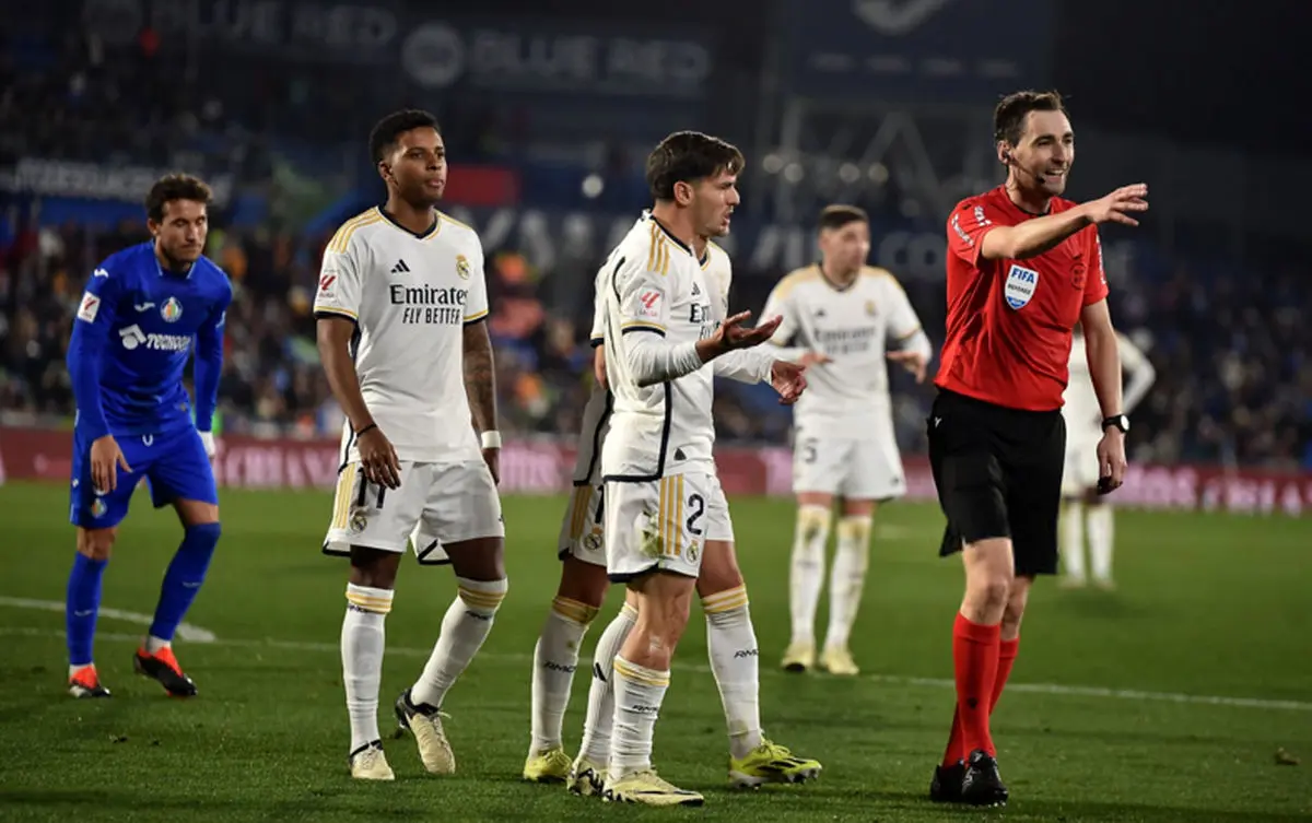 حاشیه های دیدار بارسلونا مقابل رئال مادرید؛ حمله تند رئال به داور ال‌کلاسیکو