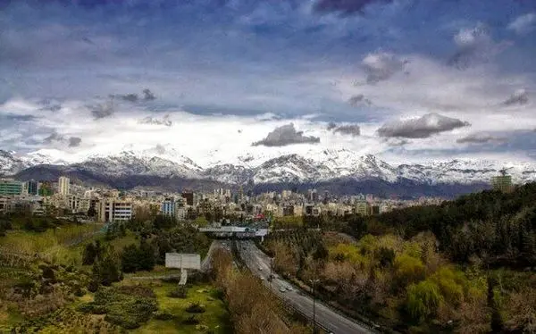 هوای تهران پاک است/ کاهش کیفیت هوا در روز یکشنبه