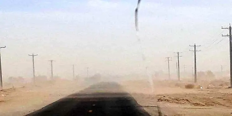 مسدودشدن راه ارتباطی ۳۷ روستای ریگان بر اثر طوفان شن