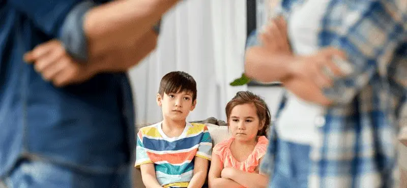 بدترین سن بچه ها برای طلاق چه زمانی است؟ 8 اثر ناگوار طلاق بر روحیه فرزند