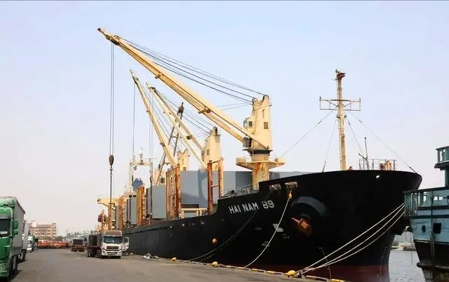 تأیید ایمنی زیرآب توسط مدیر بنادر شرق هرمزگان/ ازسرگیری فعالیت بندر شهید باهنر