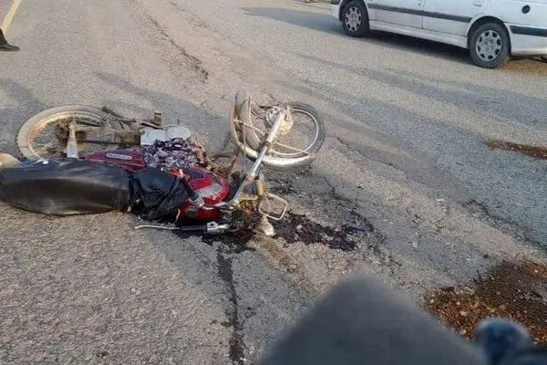 برخورد پراید با موتور در پارسیان یک کشته برجا گذاشت