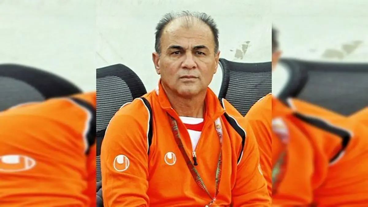 حمله تند پیشکسوت پرسپولیس به بازیکنان قبل از بازی با سپاهان/ یوسفی: این همه پول می گیرید و در زمین راه می روید؟/ استعفای درویش؟ اگر این همه آدم به من بگویند برو می روم!