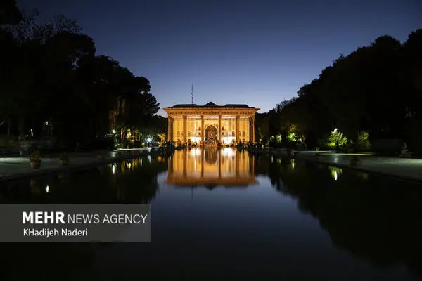کاخ چهلستون اصفهان در ایام نوروز