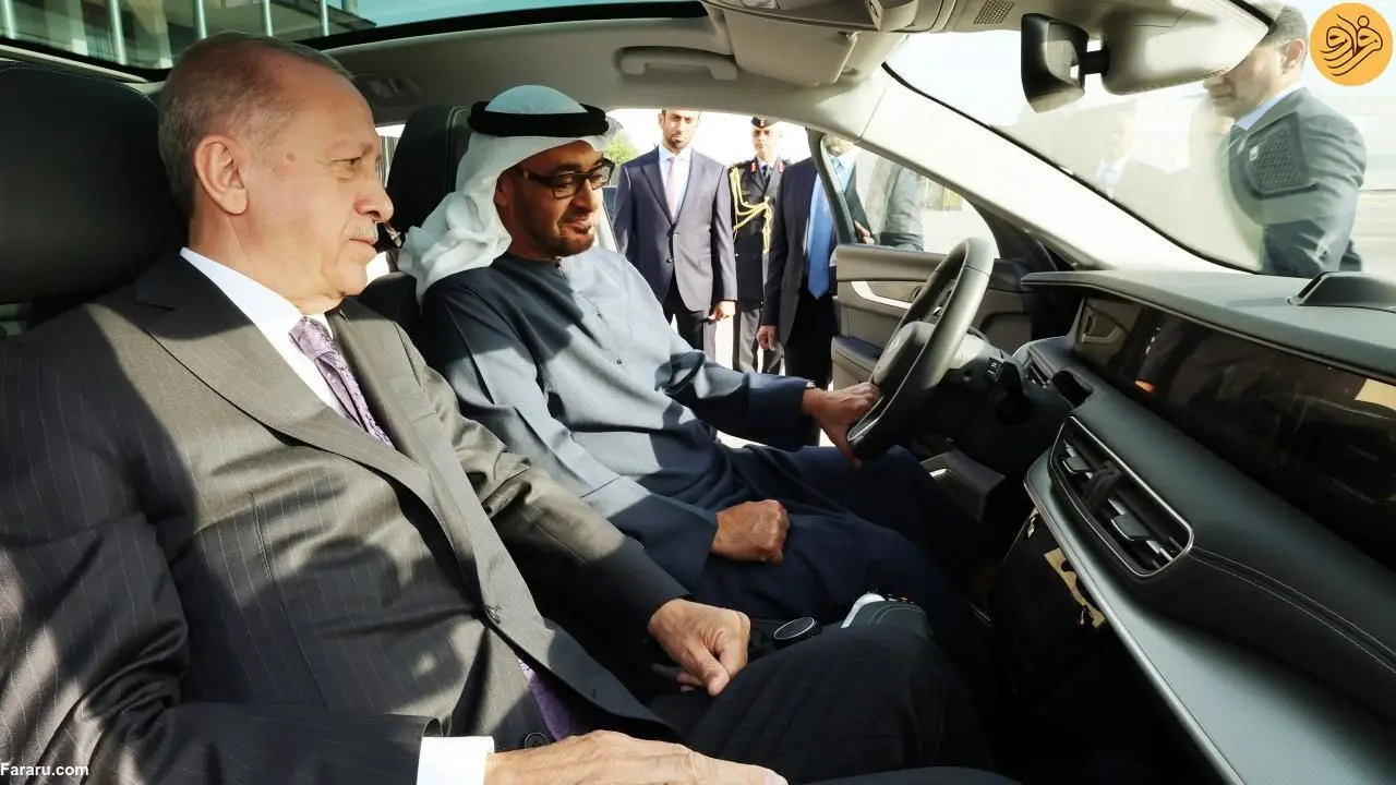 ویدئو| گشت‌وگذار رئیس امارات با خودروی اهدایی اردوغان در خیابان‌های ابوظبی