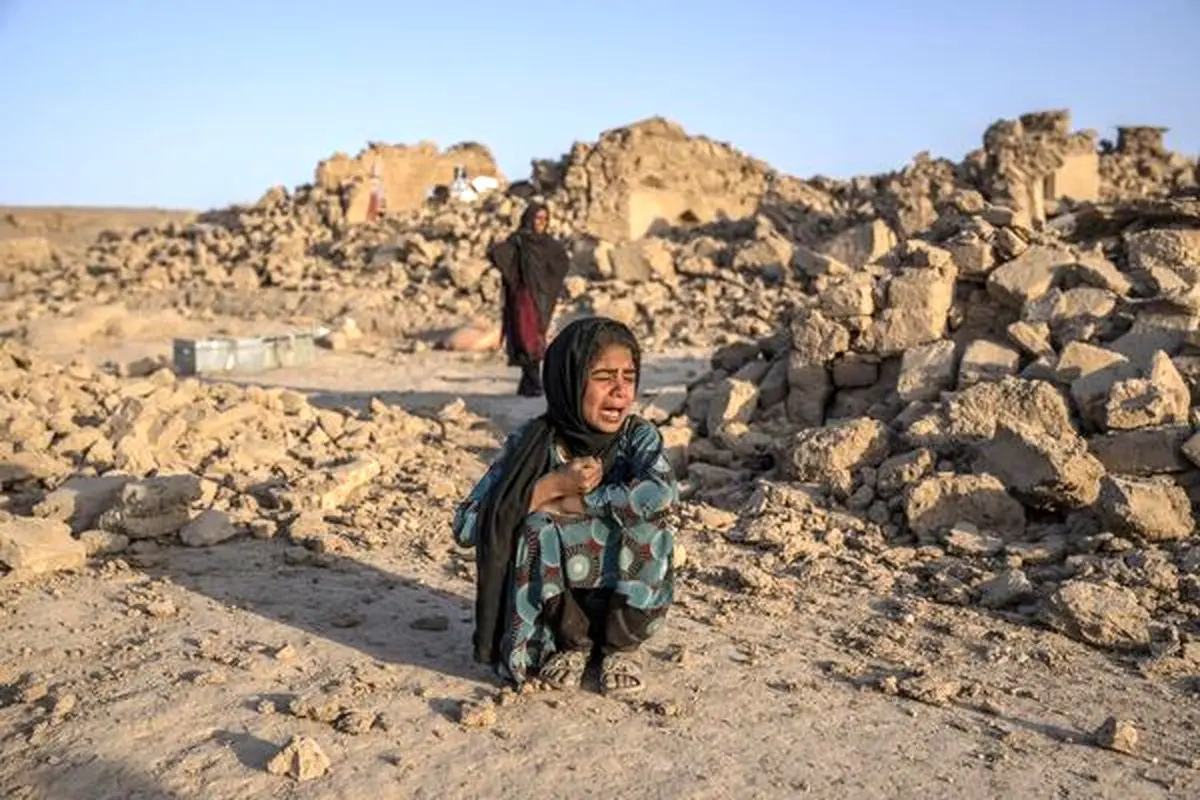 طالبان در زلزله هم دست‌بردار زنان نبود؛ عدم اجازه به مردان برای امدادرسانی به زلزله‌زدگان زن!