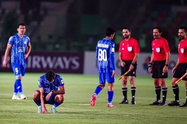 دست سرمربی استقلال برای دربی خالی شد