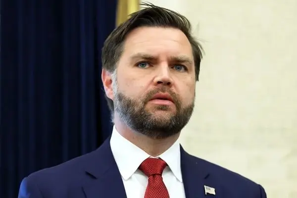 ادعاهای ونس: ترامپ خواهان حل دیپلماتیک برنامه هسته ای ایران است؛ اگر آنها تلاش کنند که برنامه تسلیحات هسته‌ای را بازسازی کنند، مشکلاتی برای ما ایجاد می‌کند، ما شواهدی را مشاهده کرده‌ایم مبنی بر اینکه آنها دقیقا برای این کار تلاش کرده‌اند