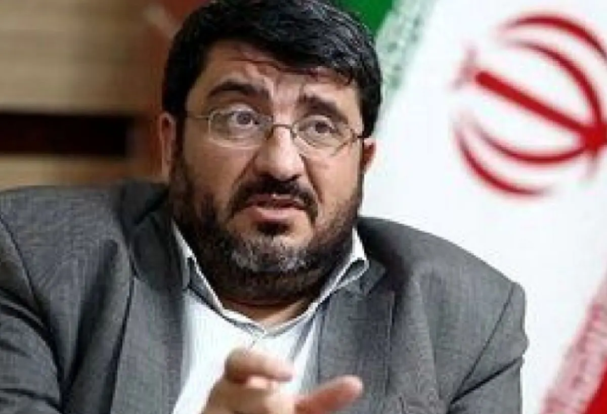 فواد ایزدی: احتمال حمله آمریکا وجود دارد؛ هنوز کارشان تمام نشده؛ بمب اتم بسازیم!+ فیلم