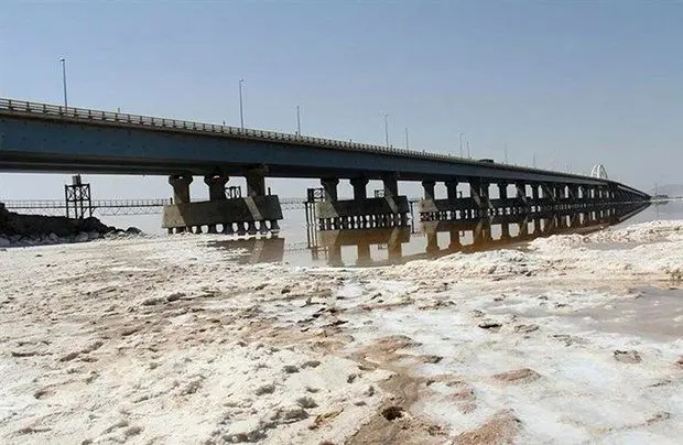 کانون وکلای دادگستری، علیه مسببین خشکی دریاچه ارومیه اعلان جرم می‌کند