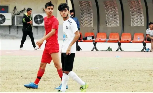 بازیکنی که به خاطر بازی در گرمای آبادان به کما رفته بود درگذشت/ تراژدی در فوتبال خوزستان تکمیل شد