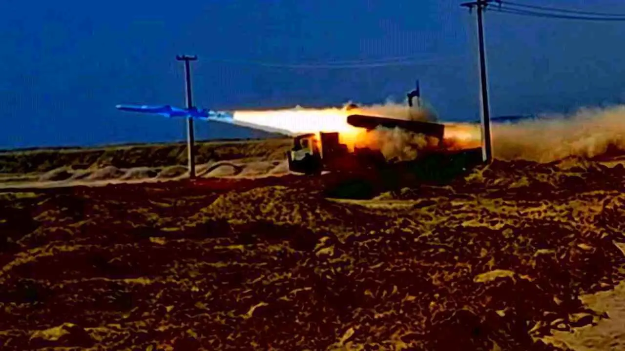 حمله موشکی نیروی دریایی ارتش به ناو آبراهام لینکلن