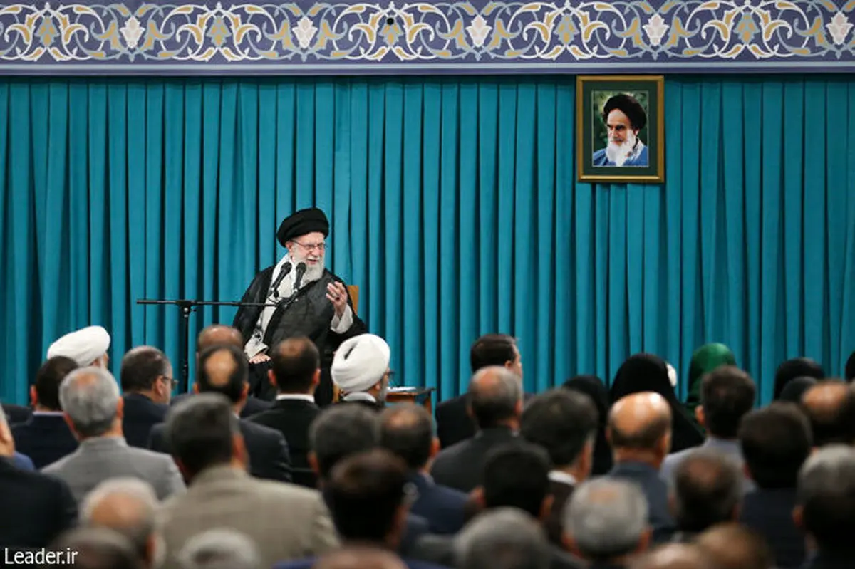 رهبر انقلاب: یکی از مصادیق همکاری مجلس با دولت کاهش احضار مسئولان دولتی به مجلس و کاهش سوال از آنها است؛ در این موارد و همچنین در تحقیق و تفحص‌ها باید به حداقل اکتفا شود